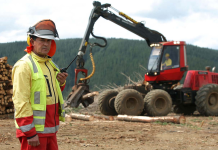 Komatsu Forest Contrata Instrutor de Operação de Máquinas Florestais